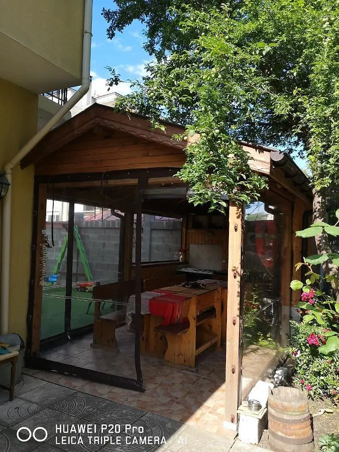 **  Guest House 